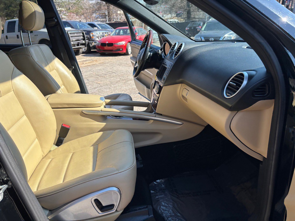 2011 Mercedes-Benz M-Class Image 28