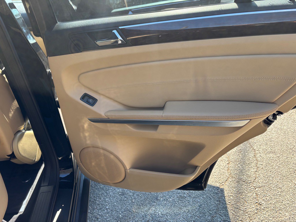 2011 Mercedes-Benz M-Class Image 29