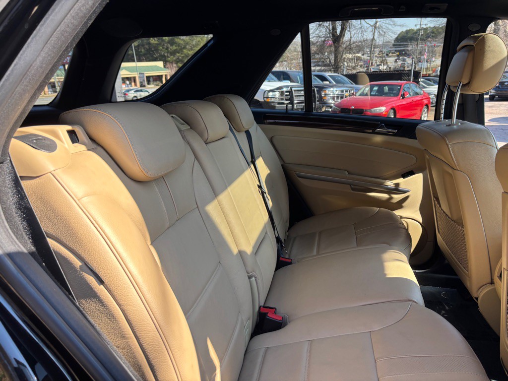 2011 Mercedes-Benz M-Class Image 35