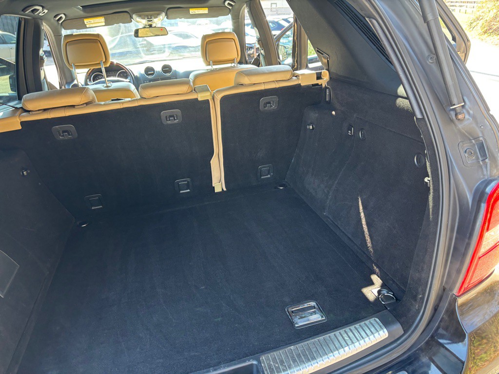 2011 Mercedes-Benz M-Class Image 39