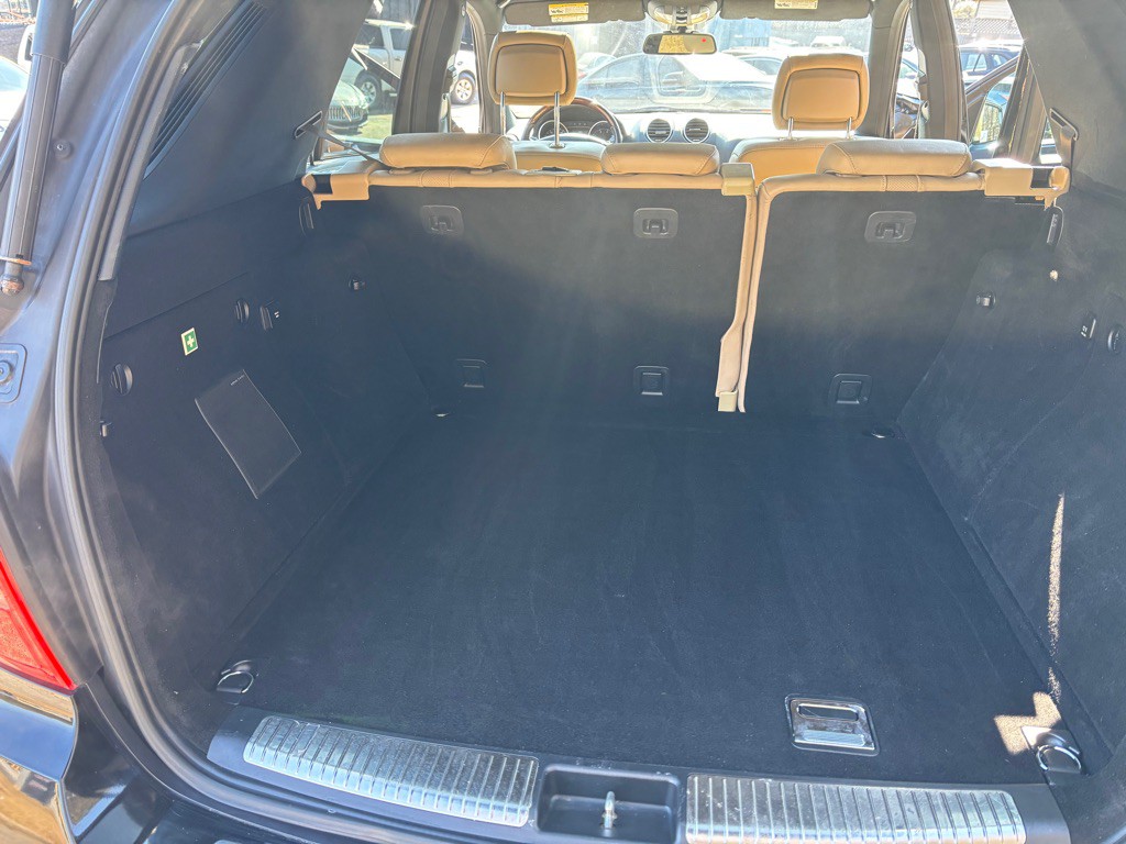 2011 Mercedes-Benz M-Class Image 40