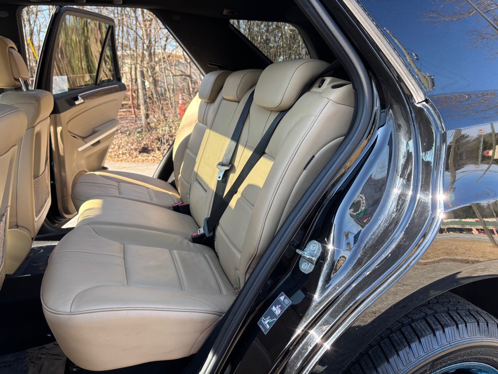 2011 Mercedes-Benz M-Class Image 42