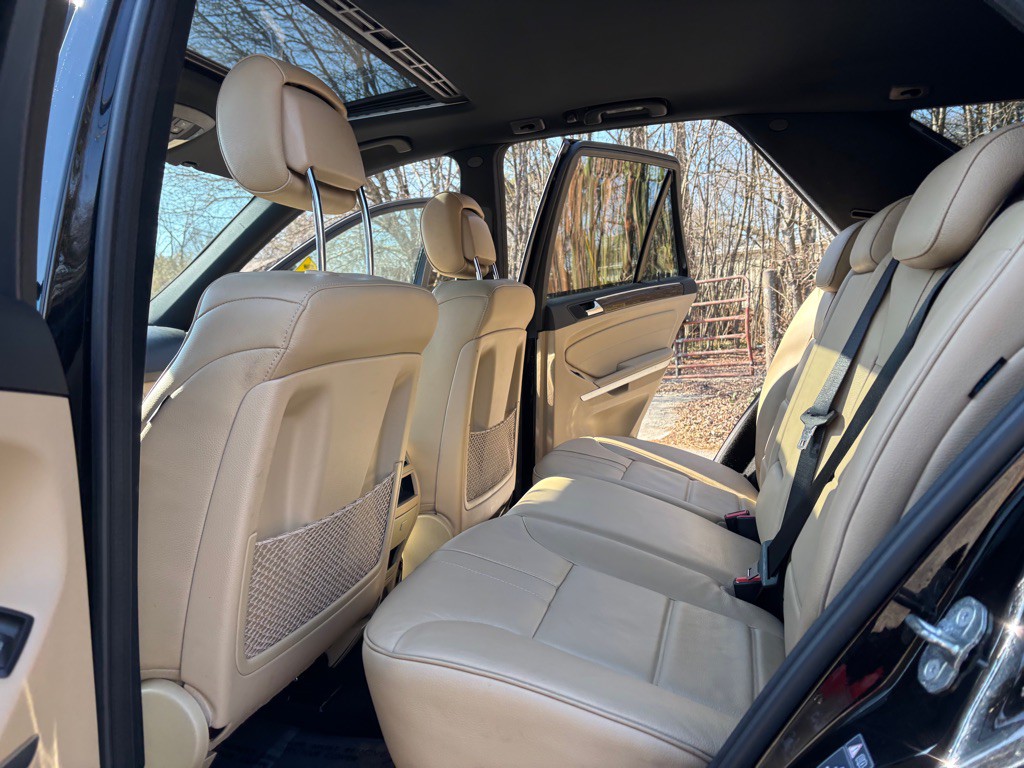 2011 Mercedes-Benz M-Class Image 44