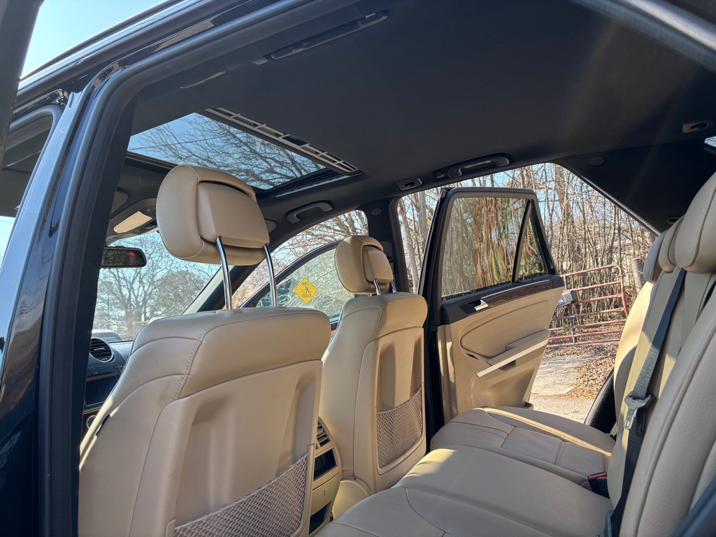 2011 Mercedes-Benz M-Class Image 45