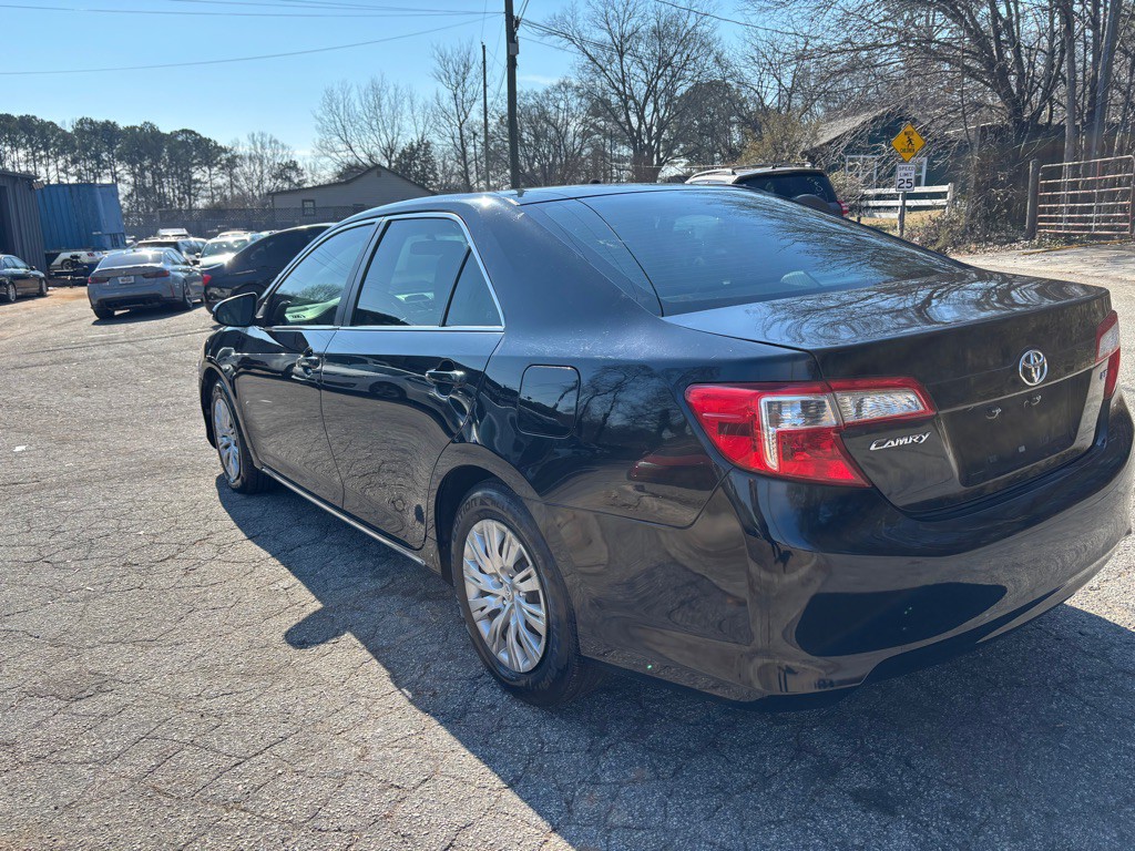 2014 Toyota Camry Image 10