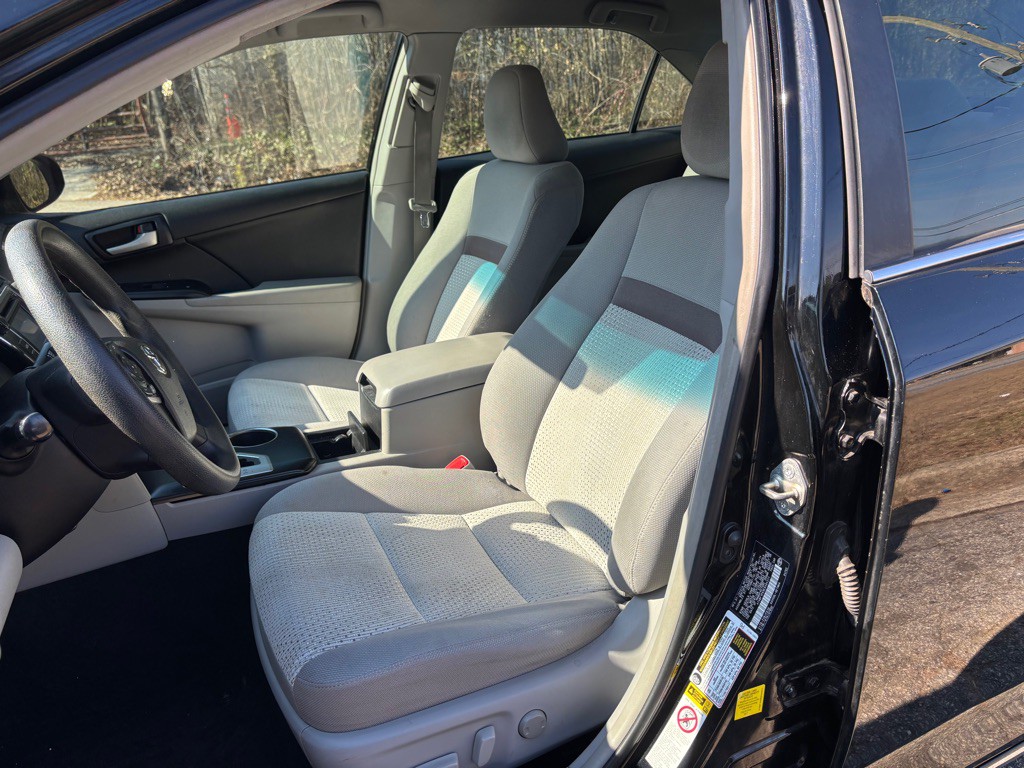 2014 Toyota Camry Image 12