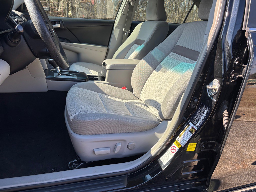 2014 Toyota Camry Image 14