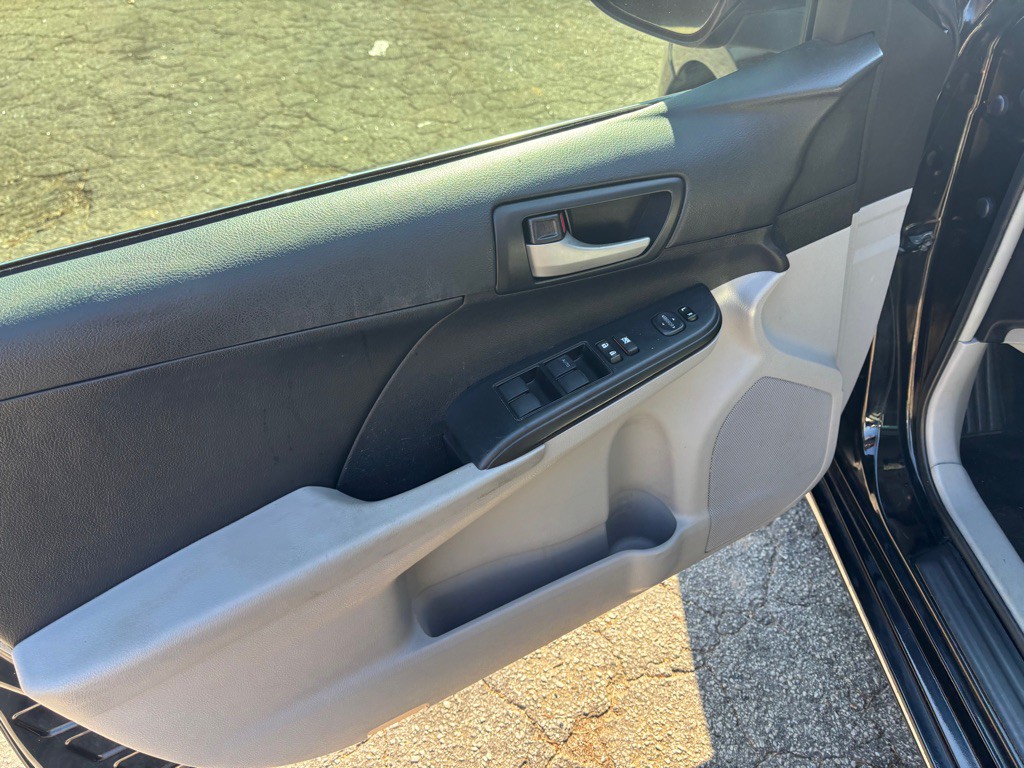 2014 Toyota Camry Image 15