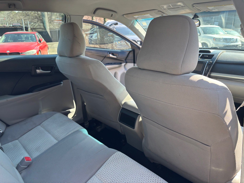 2014 Toyota Camry Image 20