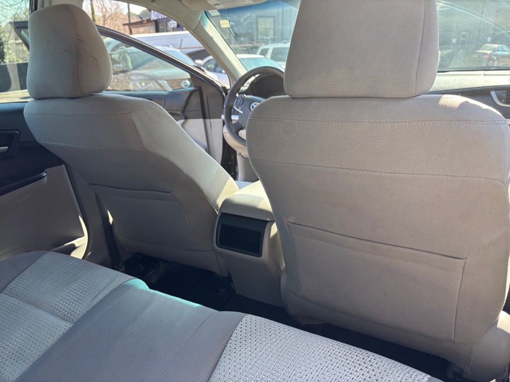 2014 Toyota Camry Image 21