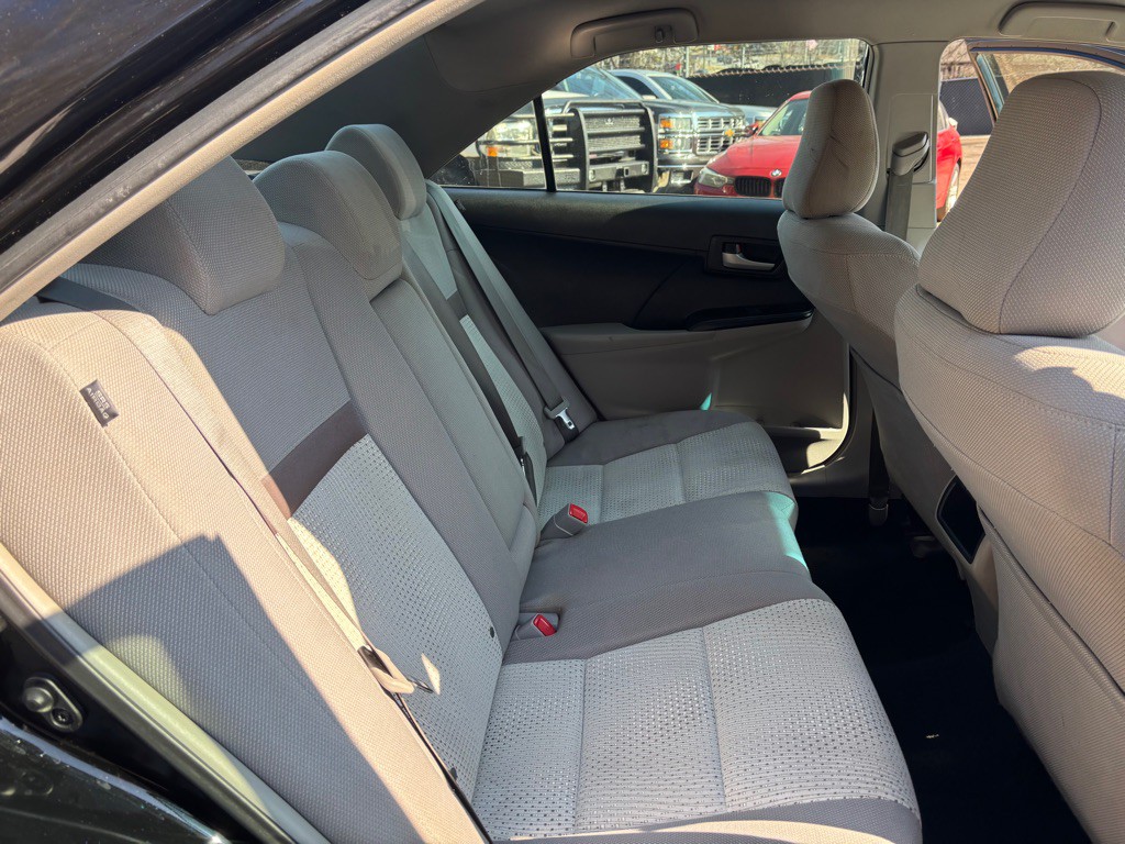 2014 Toyota Camry Image 22