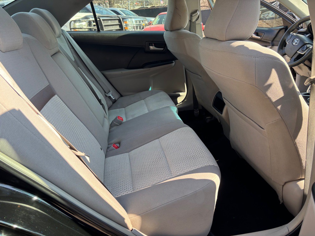 2014 Toyota Camry Image 23