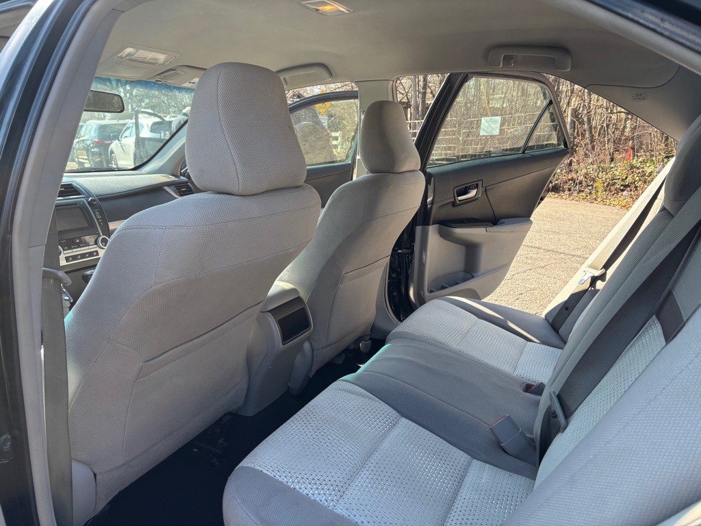 2014 Toyota Camry Image 24