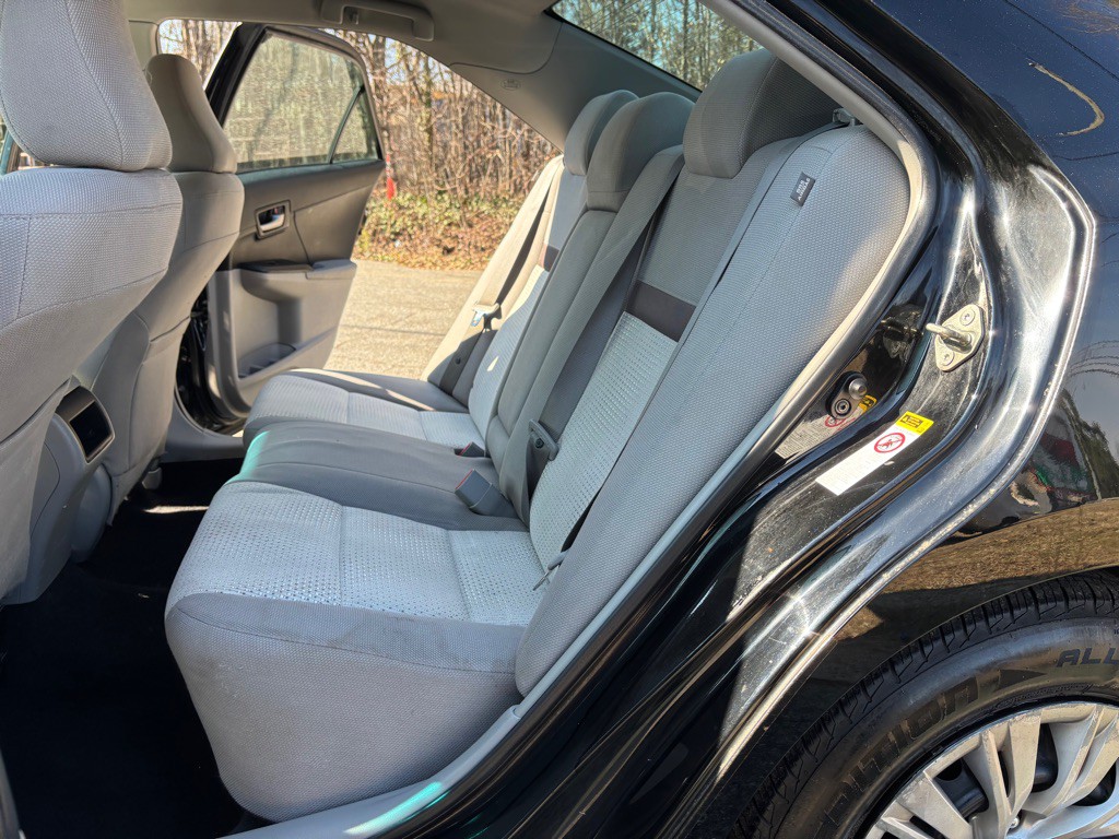 2014 Toyota Camry Image 26