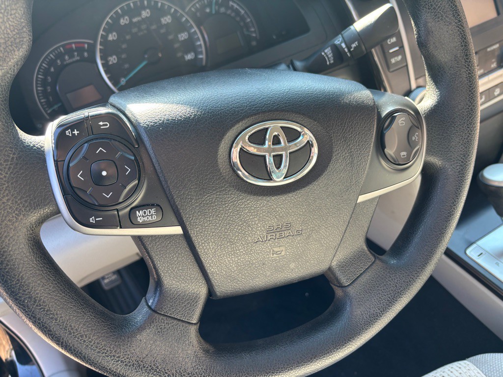2014 Toyota Camry Image 28