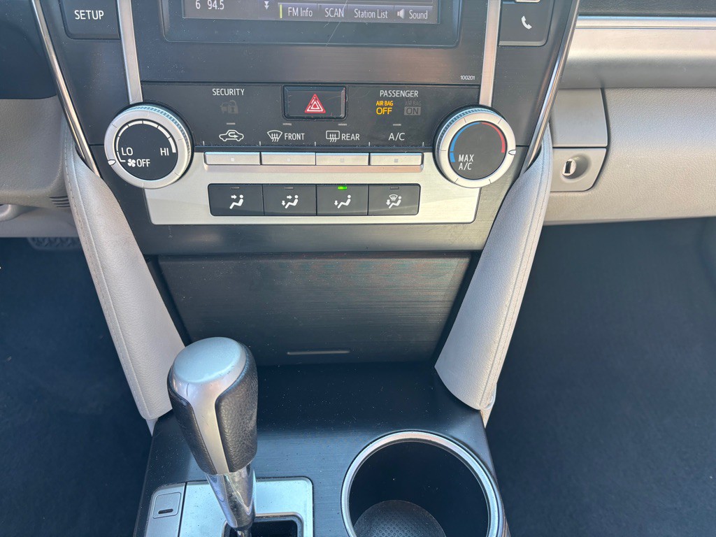 2014 Toyota Camry Image 32