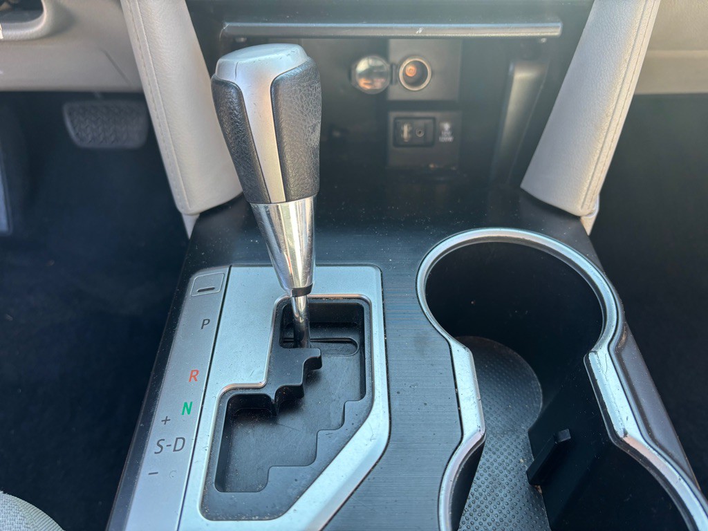 2014 Toyota Camry Image 33