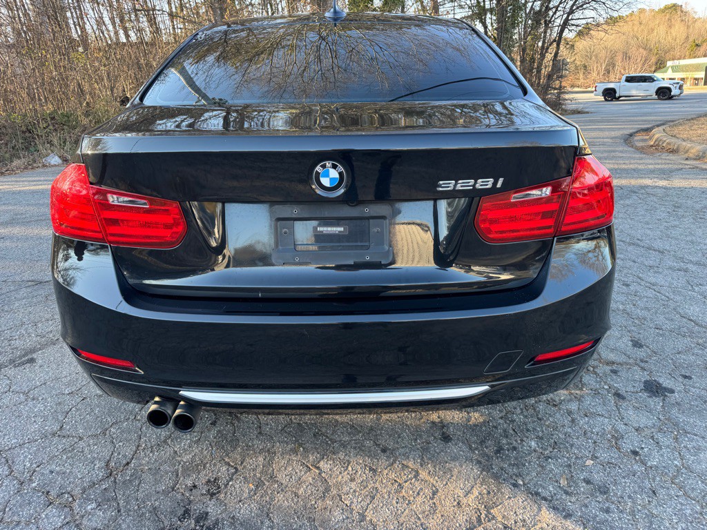 2012 BMW 3 Series Image 14