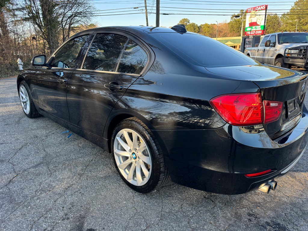 2012 BMW 3 Series Image 18