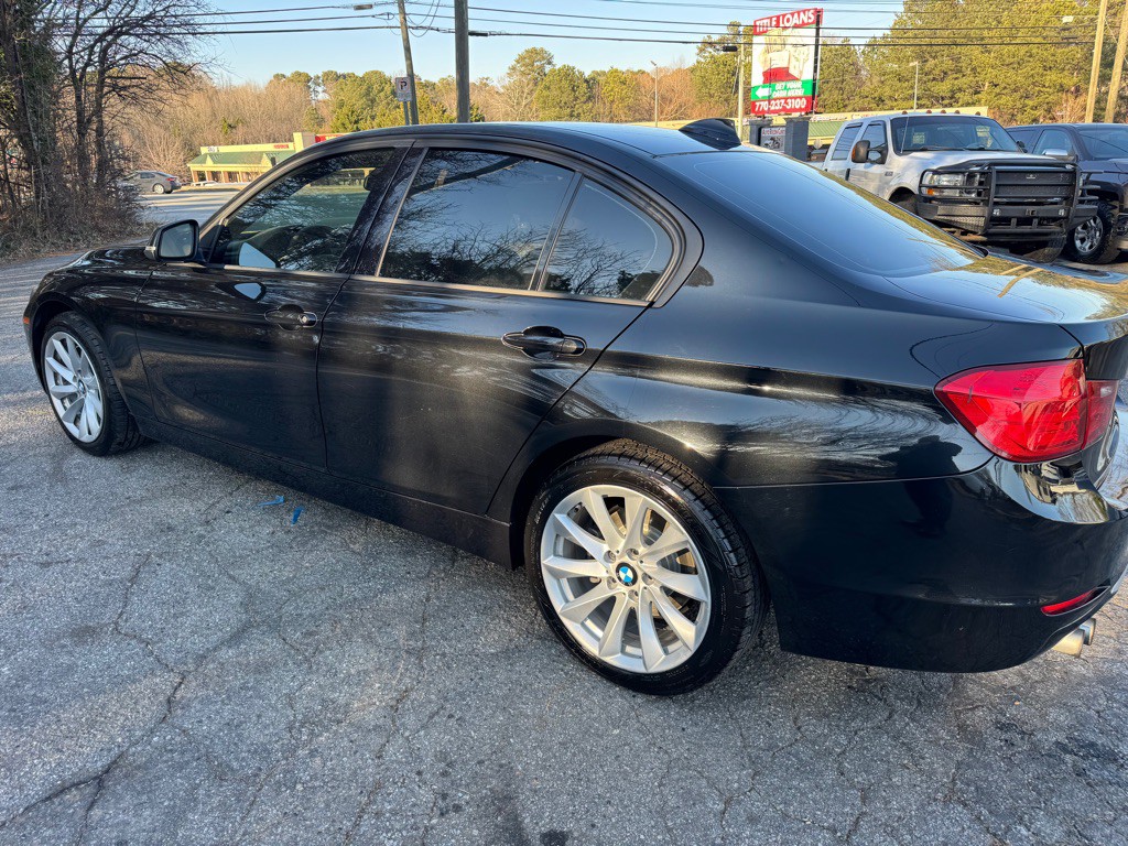 2012 BMW 3 Series Image 19