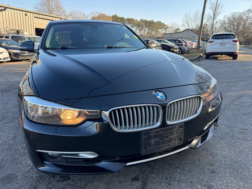 2012 BMW 3 Series Image 7