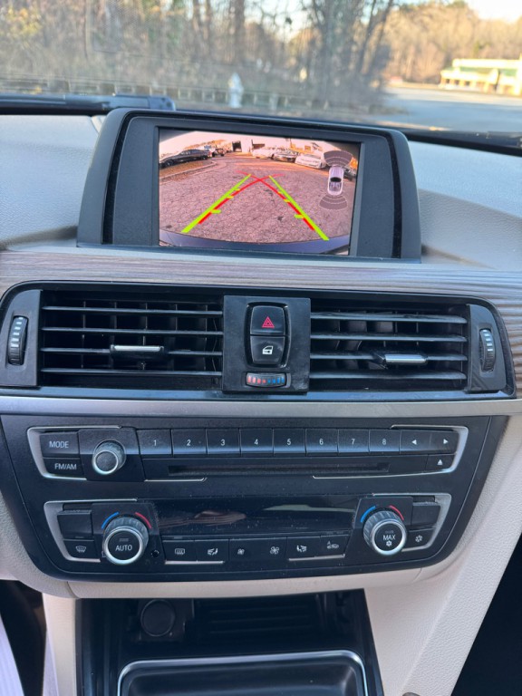 2012 BMW 3 Series Image 38