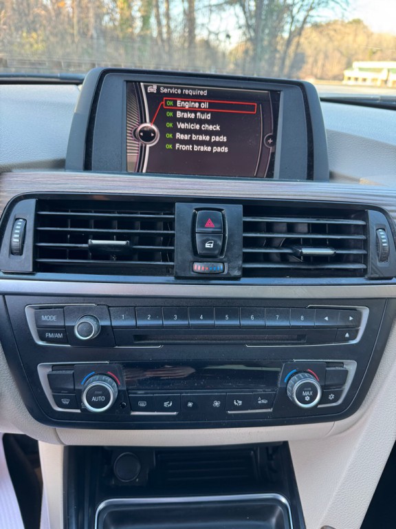 2012 BMW 3 Series Image 39