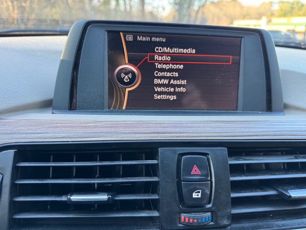 2012 BMW 3 Series Image 40