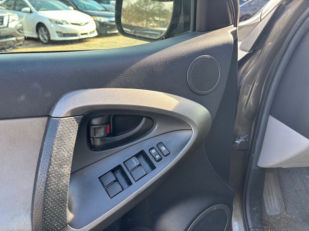 2012 Toyota Rav4 Image 17