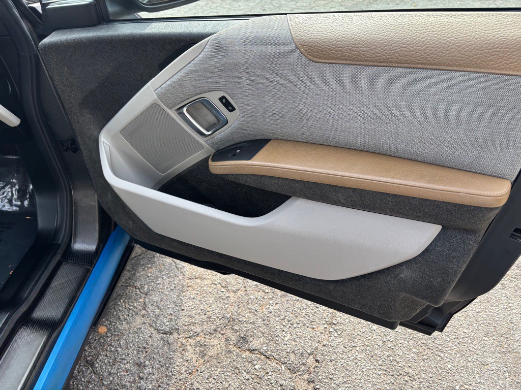 2016 BMW i3 Image 25