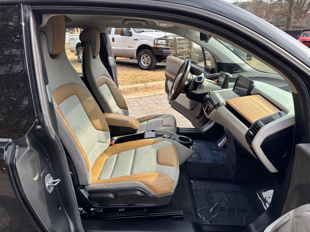 2016 BMW i3 Image 32