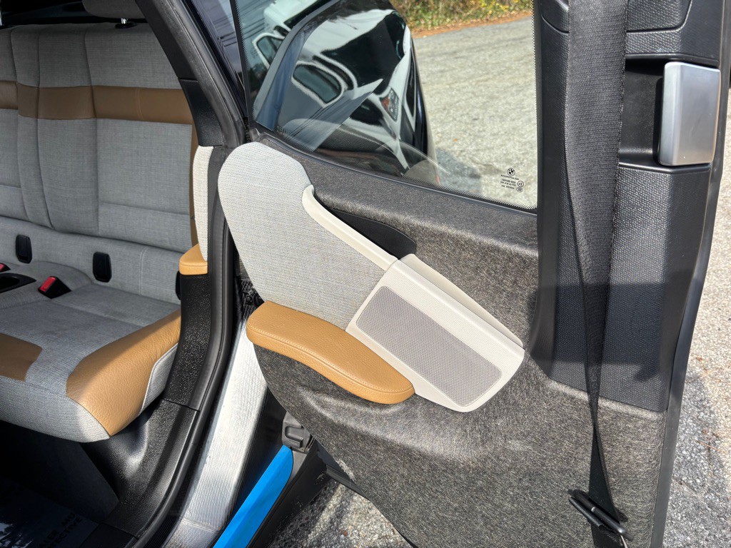 2016 BMW i3 Image 40