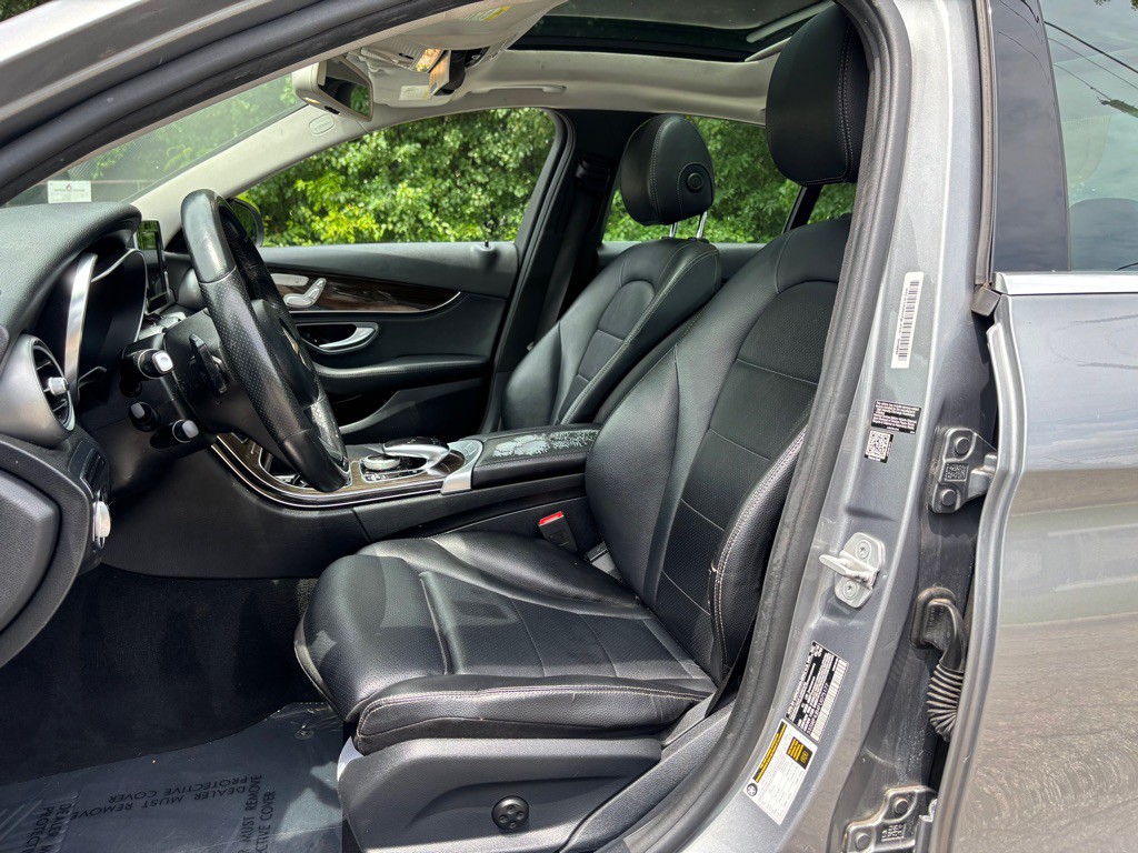 2015 Mercedes-Benz C-Class Image 18