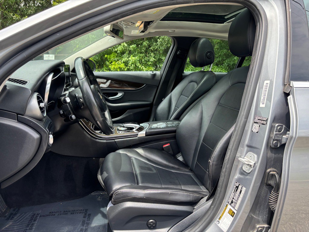 2015 Mercedes-Benz C-Class Image 19