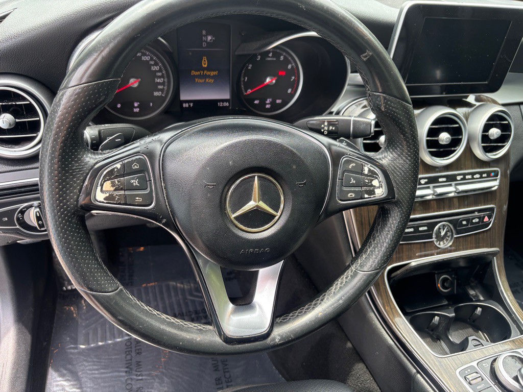 2015 Mercedes-Benz C-Class Image 24