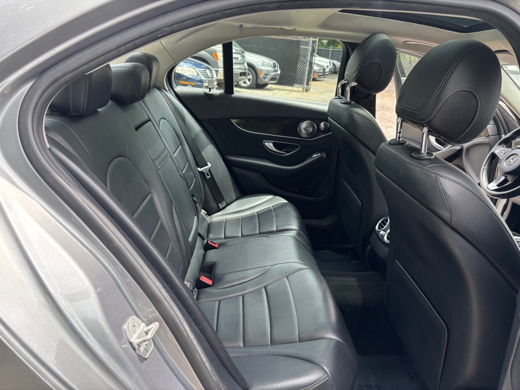 2015 Mercedes-Benz C-Class Image 28