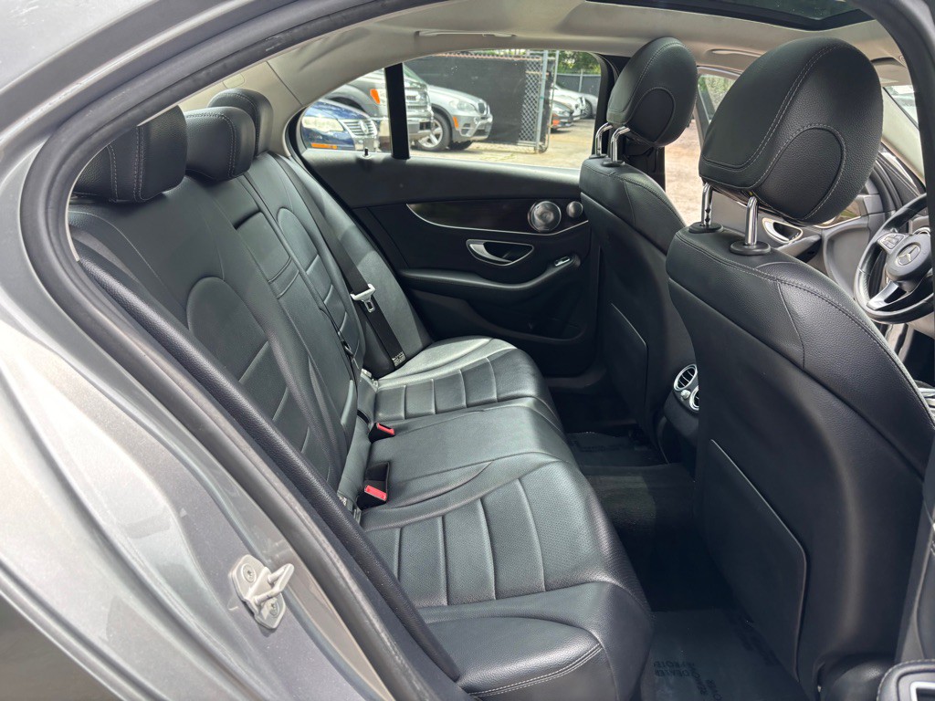 2015 Mercedes-Benz C-Class Image 29