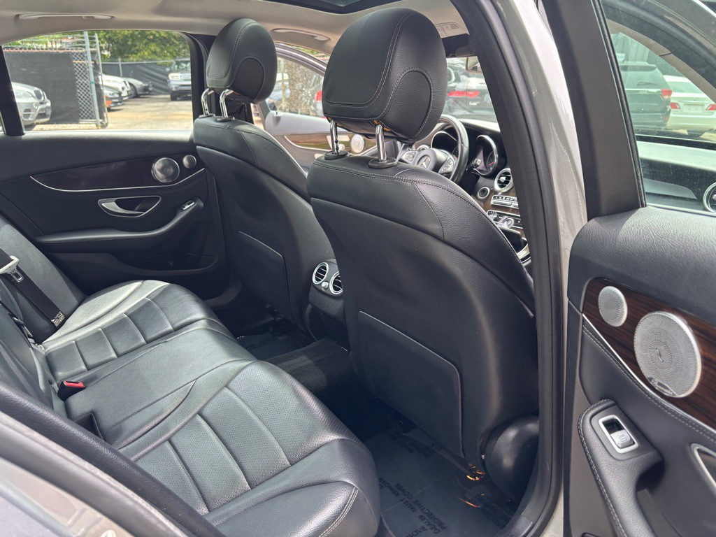 2015 Mercedes-Benz C-Class Image 30