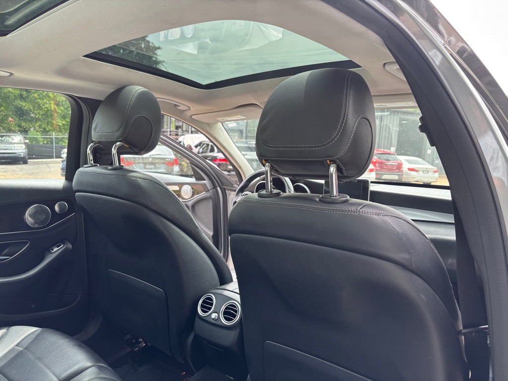 2015 Mercedes-Benz C-Class Image 31