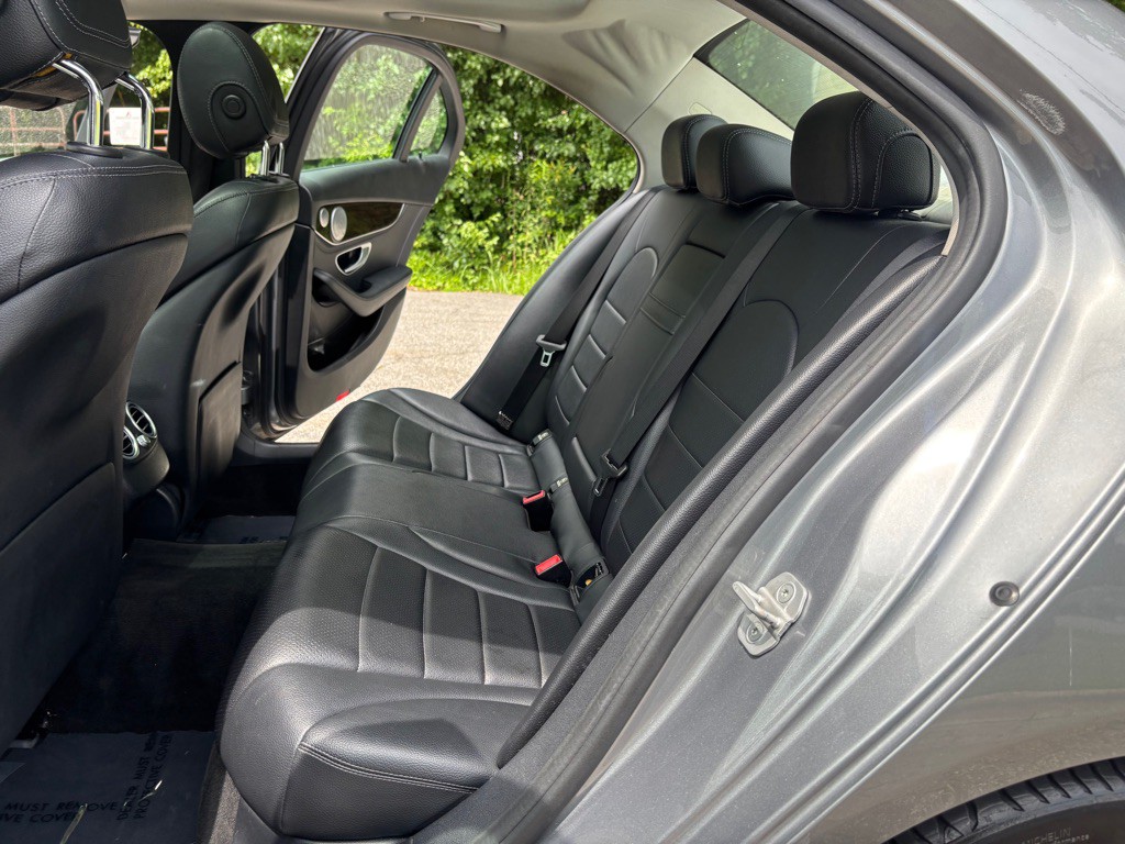 2015 Mercedes-Benz C-Class Image 32