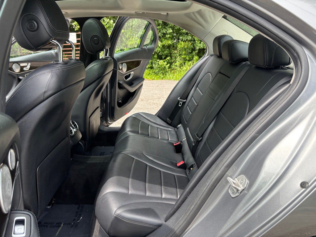 2015 Mercedes-Benz C-Class Image 33