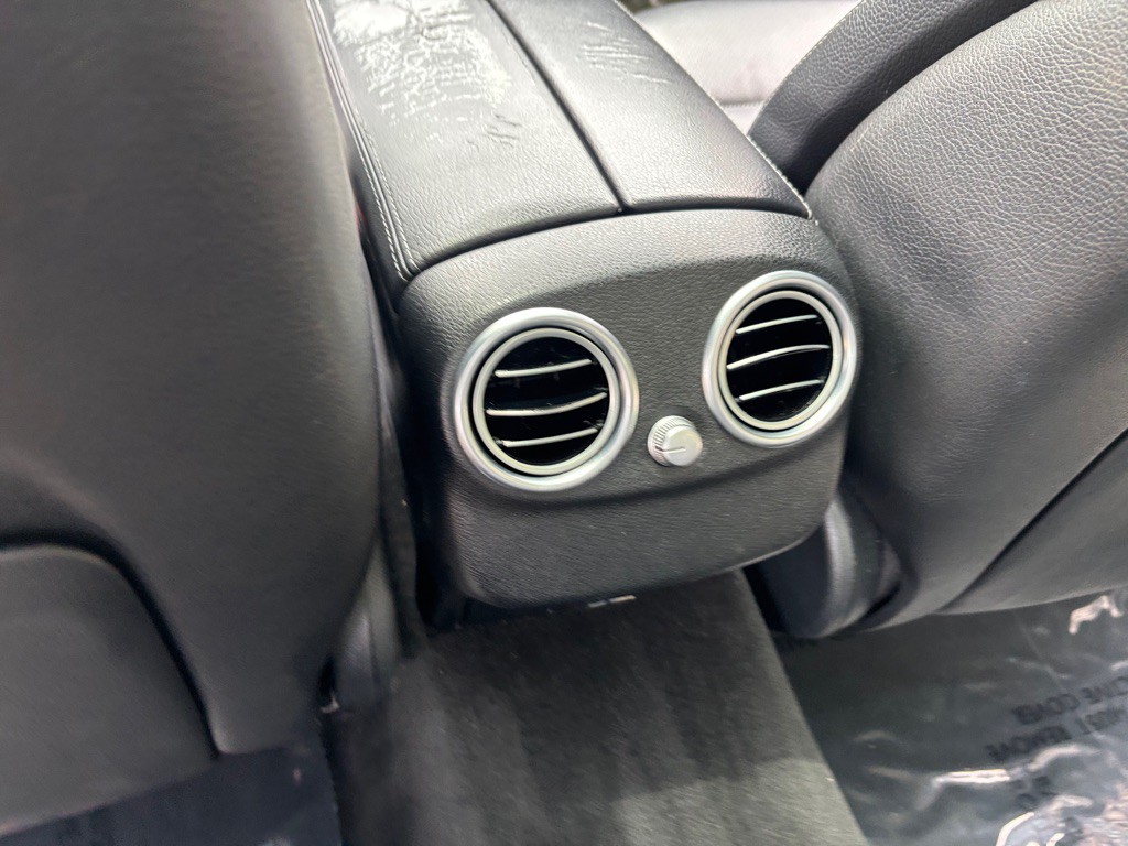 2015 Mercedes-Benz C-Class Image 36