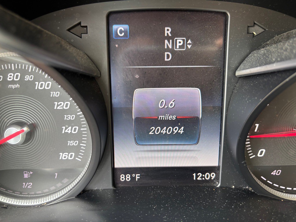 2015 Mercedes-Benz C-Class Image 40