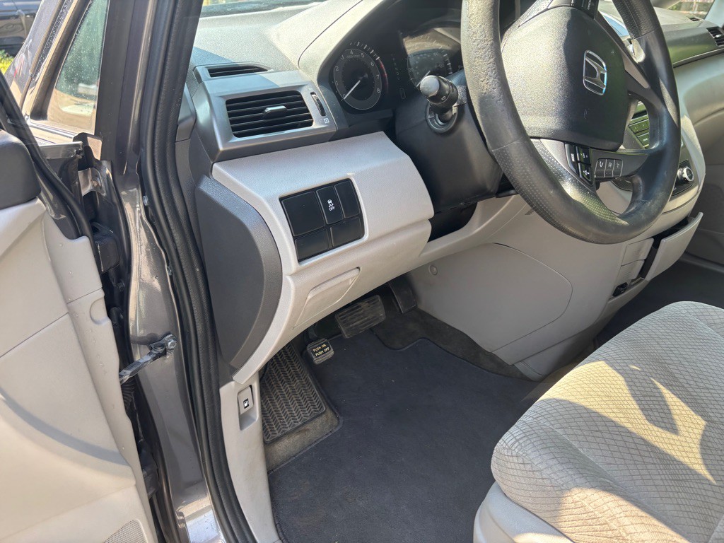 2015 Honda Odyssey Image 13