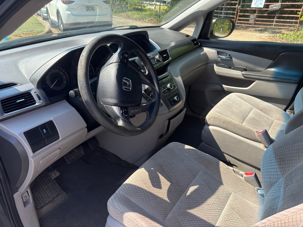 2015 Honda Odyssey Image 14