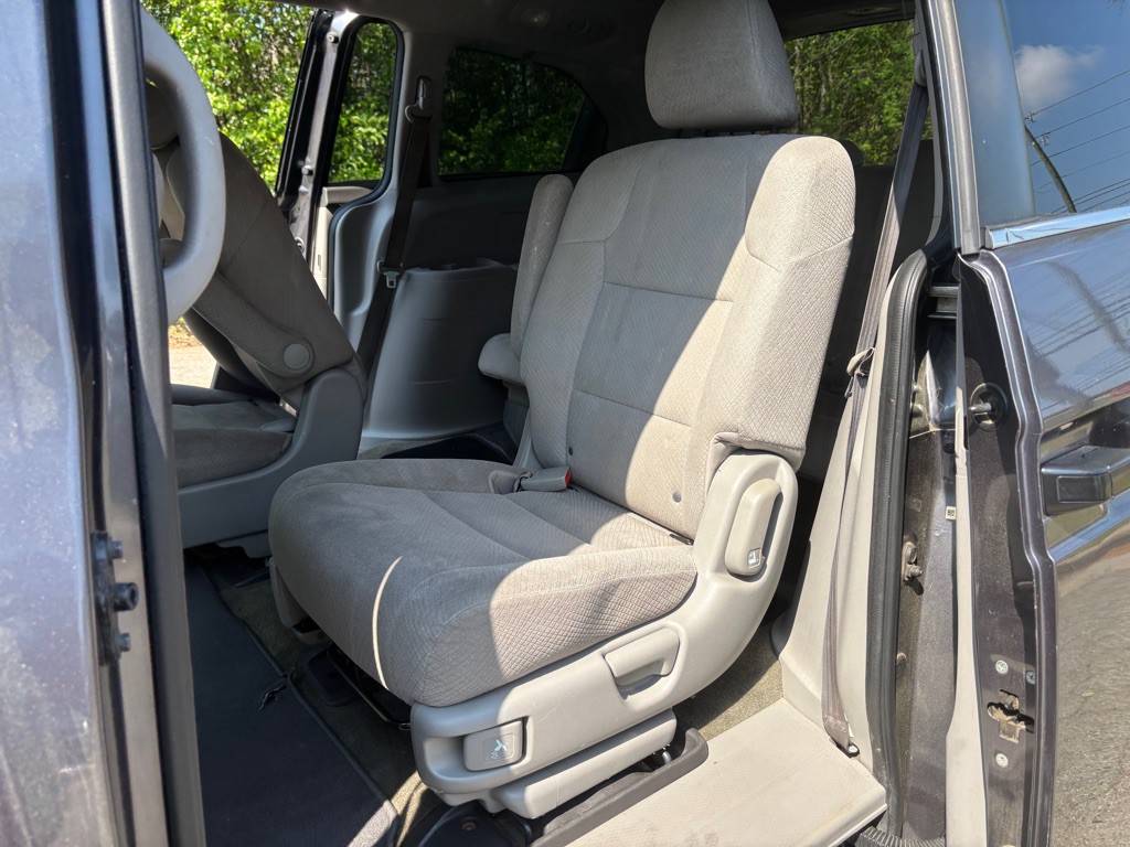 2015 Honda Odyssey Image 32