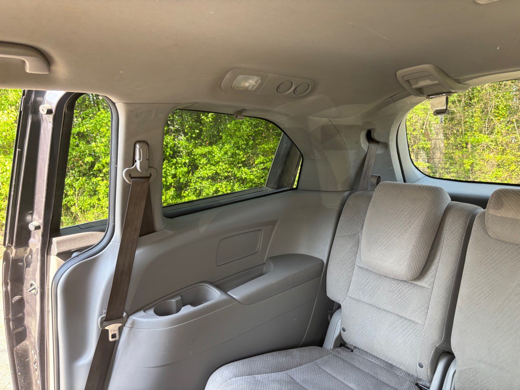 2015 Honda Odyssey Image 34