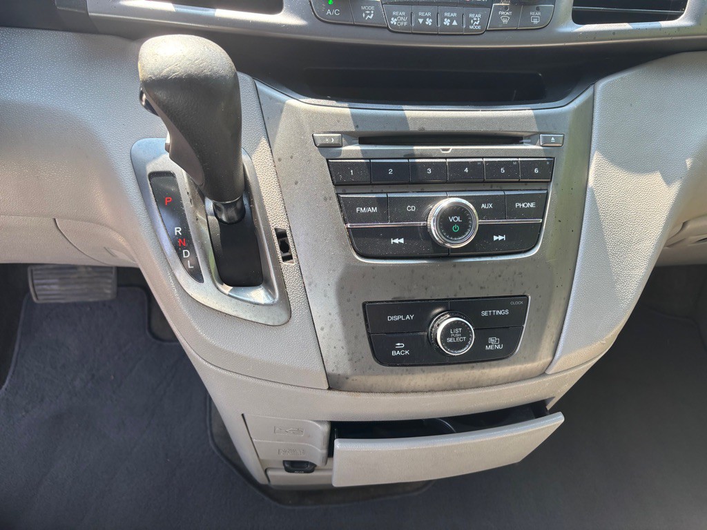 2015 Honda Odyssey Image 41