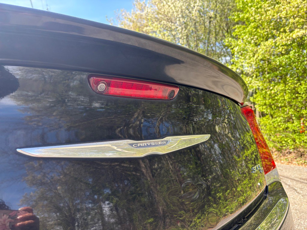 2016 Chrysler 300 Image 16