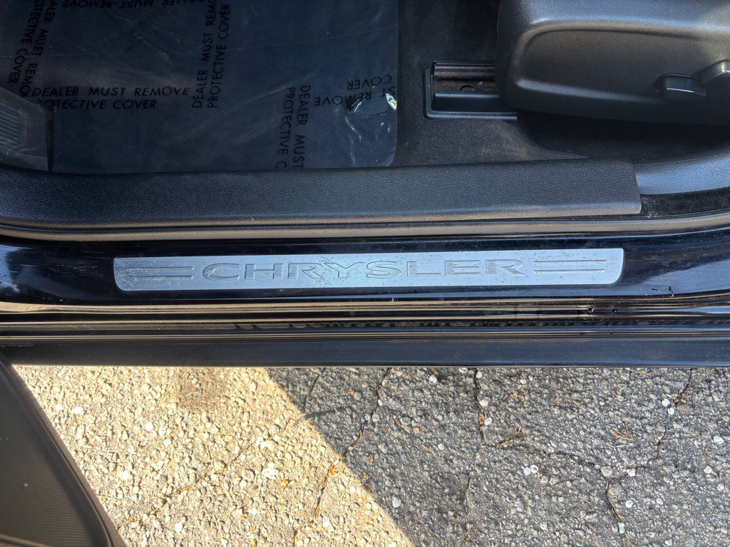 2016 Chrysler 300 Image 18